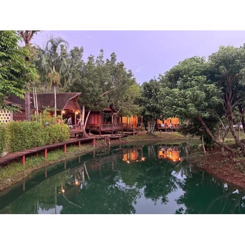 ธารคีรี รีสอร์ต สวนน้ำกำนัน