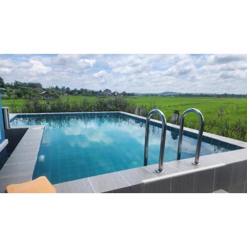 บ้านกลางนาพูลวิลล่า