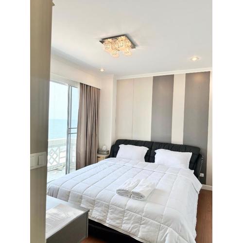 บ้านชายทะเล ที่พักติดทะเล ระยอง หาดแสงจันทร์