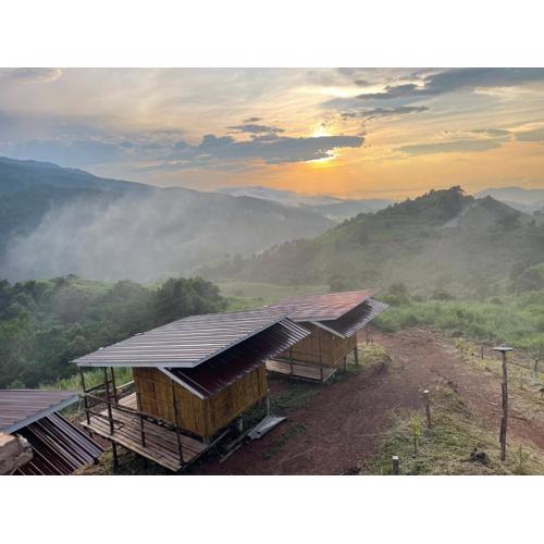 ม่อนดาวเดือนแค้มป์ปิ้ง ถนนลอยฟ้าแพร่