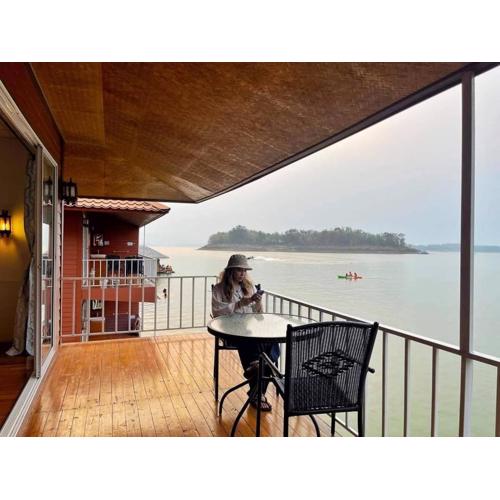 ภูไพรเลค รีสอร์ท