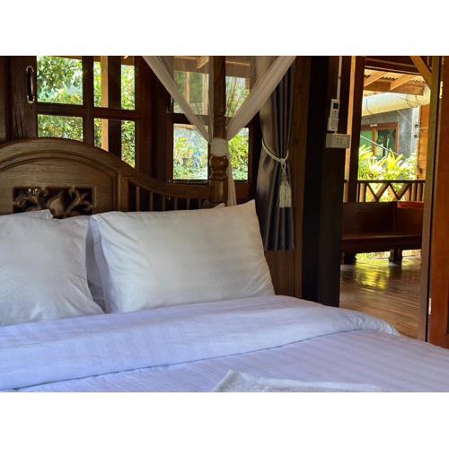 บ้านเอื้องดอยแม่กำปอง