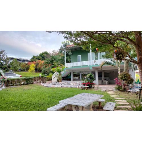 บ้านเอื้อมดาว เขาค้อ