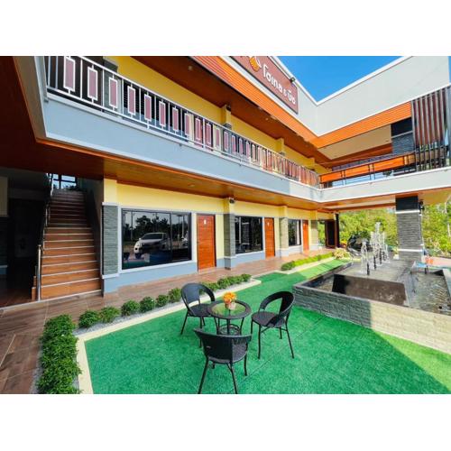 ผึ้งหลวง โฮเทล&บีช