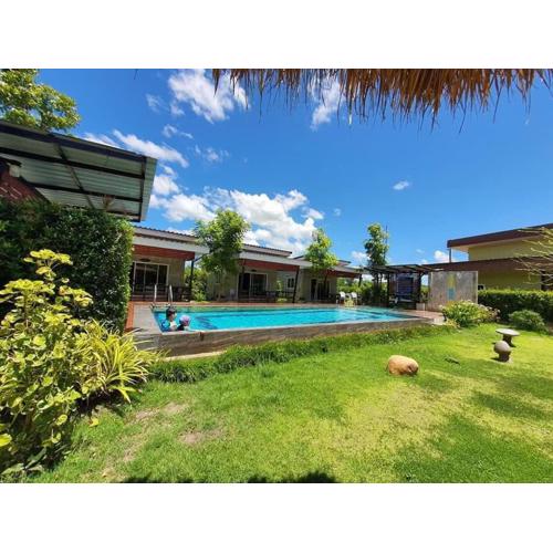 บ้านไร่แสงเดือน รีสอร์ท