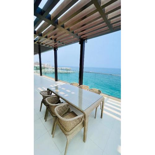 شقه فاخره في فندق العنوان ثلاث غرف نوم اطلاله علي البحر مباشره