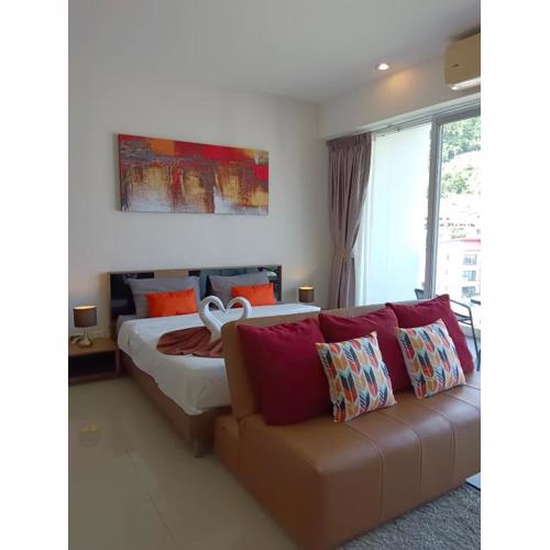 A Big Condo in Karon Walking distance to Beach