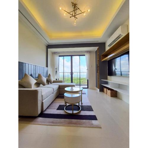 A condo with lake view near Highlands Steakhouse