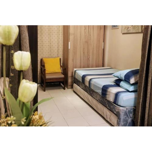 A cozy, relaxing condo at city center