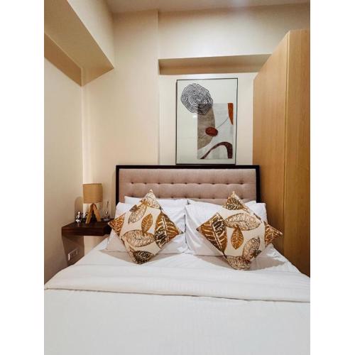 A Dreamy Elegant Studio