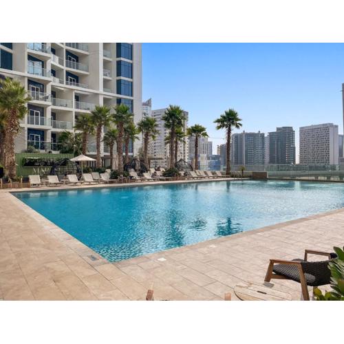 A Living-Modern Studio Apartment with Balcony & Canal view at Prive 2507B ,Business Bay