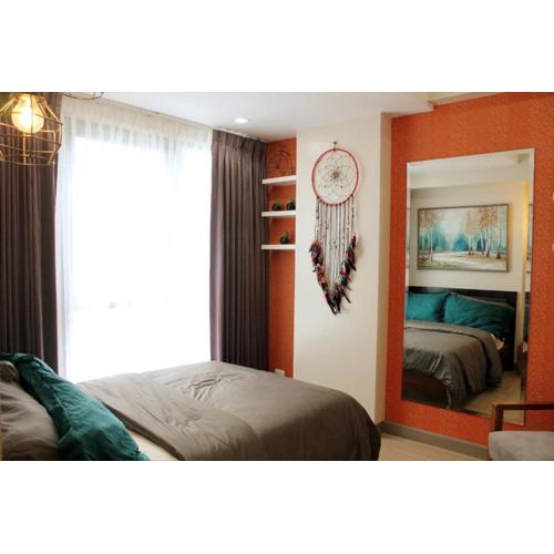 A Nice, Vibrant Place by the Beach