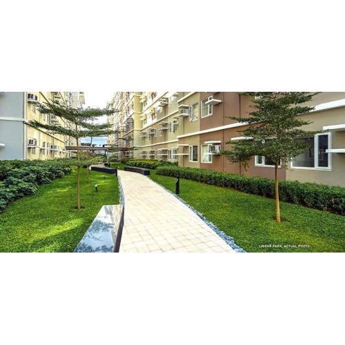 A peaceful Condotel with Balcony at QC