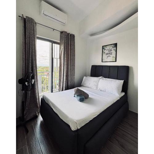 A Smooth Cozy City Loft