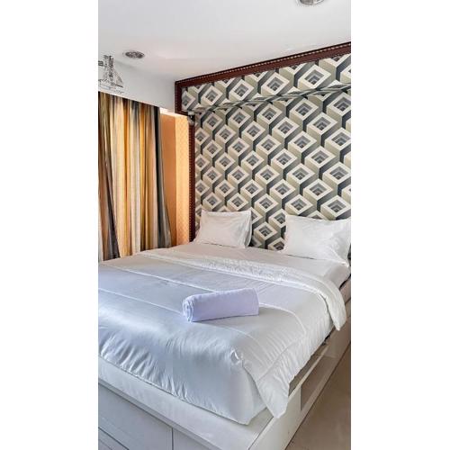 A Tidy Apartment In The City