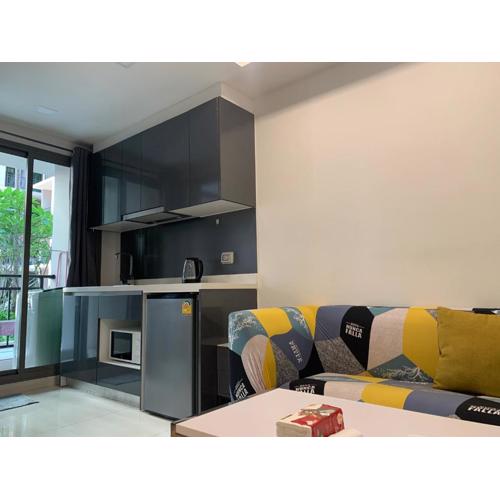 A1步行街附近 豪华公寓 1楼直通泳池Arcadia beach 高速网络智能电视