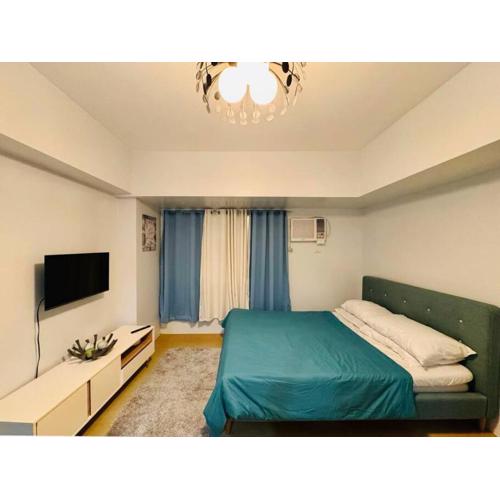 A2* * Uptown Retreat