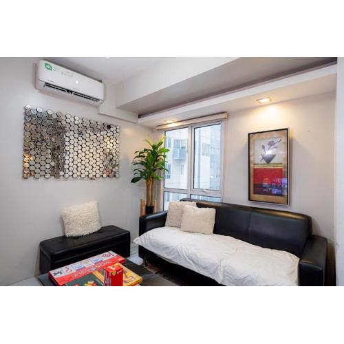 A2J Executive 2BR BGC Loft Near HighStreet & Malls