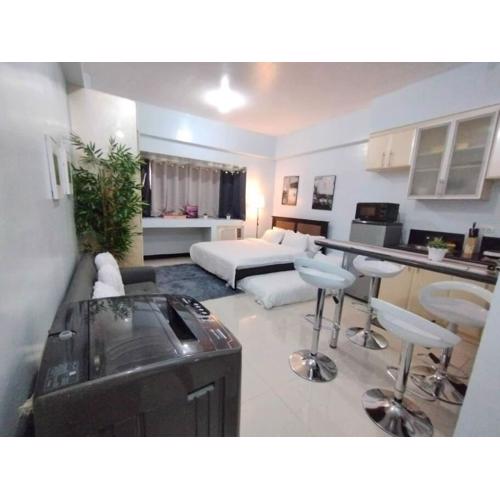 A2J Executive Studio Suite Near Venice Mall BGC