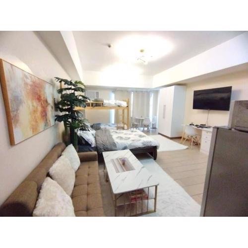 A2J Luxury Venice Studio Suite Near BGC Malls