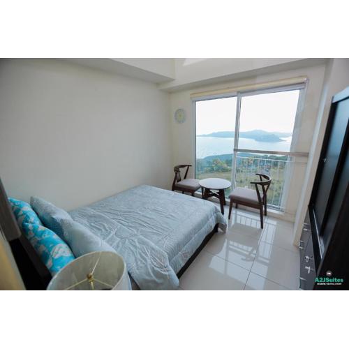 A2JSuites Bedroom Taal View Luxury Smart Home Suite Near Skyranch