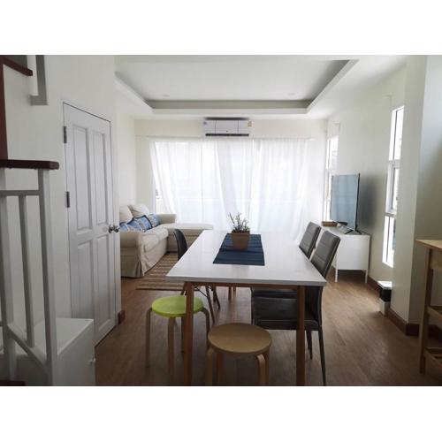 Above Heaven - 4BR for 12 Pax near MRT Ratchadapisek