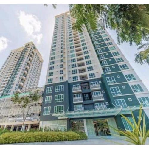 Abreeza Place Tower1 by Chriza