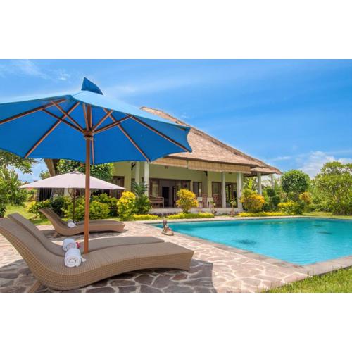 Absolute Beach Front Villa