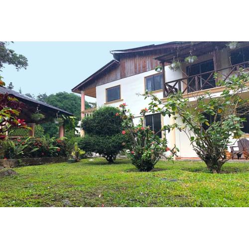 Acogedora Casa Rural en plena naturaleza frente al Río con piscina Bonao