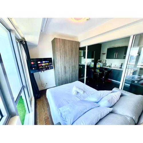 Acqua Private Residences - Livingstone Tower (Makati - Mandaluyong)