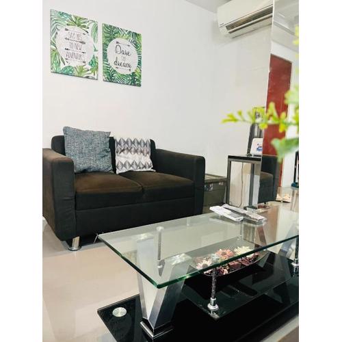 ADB Tower 1 bedroom with fast wifi and Netflix at Ortigas across Robinson's Galleria