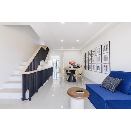 Advanced townhouses can accommodate 14 people, with high-speed Wi Fi and parking on Netflix