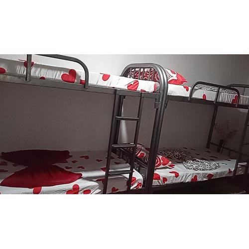 Affordable bedspacer good for 8 with breakfast