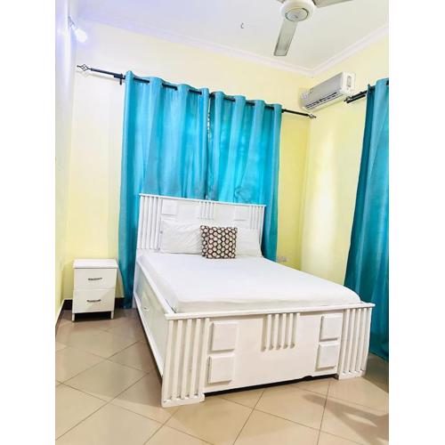 Affordable pearl Lulu Apartments with Fast WiFi