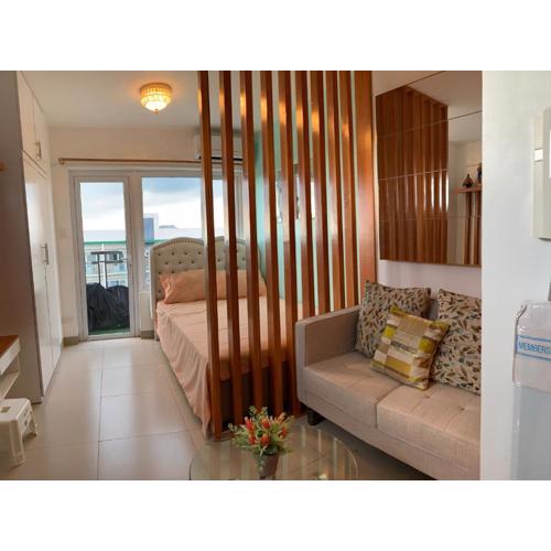 Affordable Staycation at COOL SUITES by SMDC Wind Residences