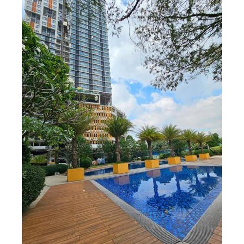 Affordable Studio Type Condo in Congressional Town Center