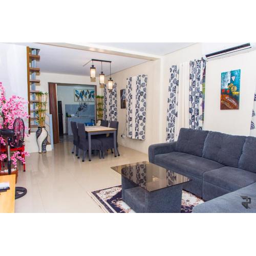 Affordable Up to 16 Pax Near Aqua Planet & Clark International Airport