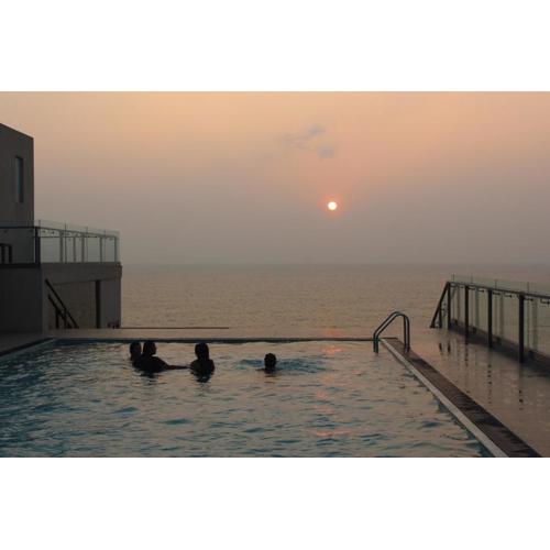 Airport Luxury Ocean Condos