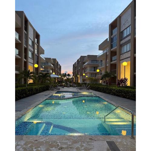 Airy 1BR Pool and Beach Retreat