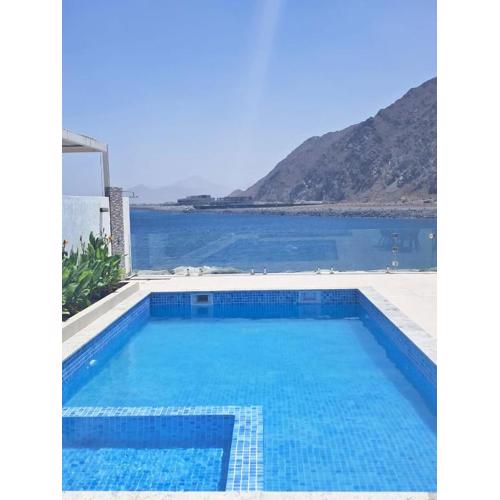 Al Dana H2O Luxury Villa