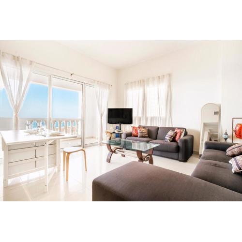 Al Hamra Beachfront 1BR Sea View, Pool, Gym & Marina Access