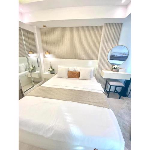 Alexis Place Azure North