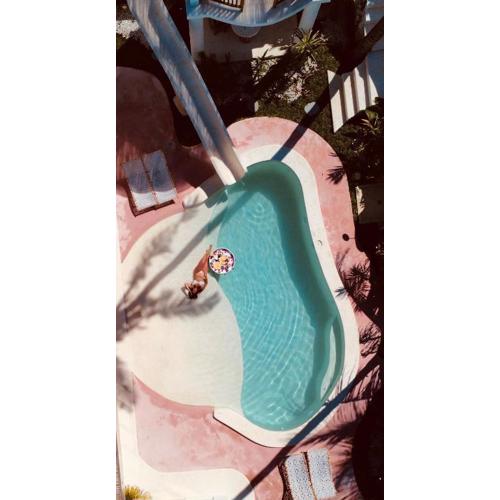 ALMA BONITA walking distance to the beach