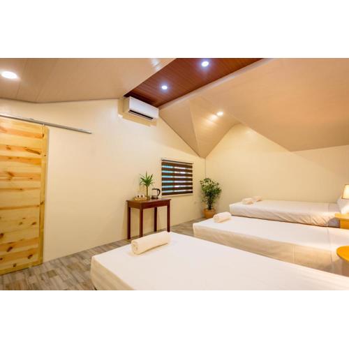 ALONA BEACH SIDE INN