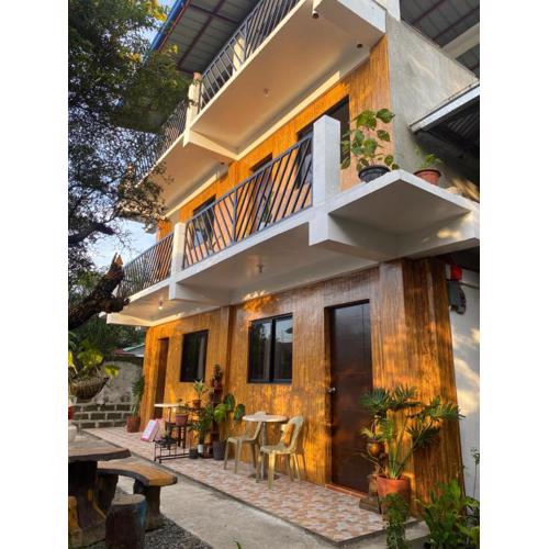 Alona's Traditional Filipino Home near 100 Islands Wharf
