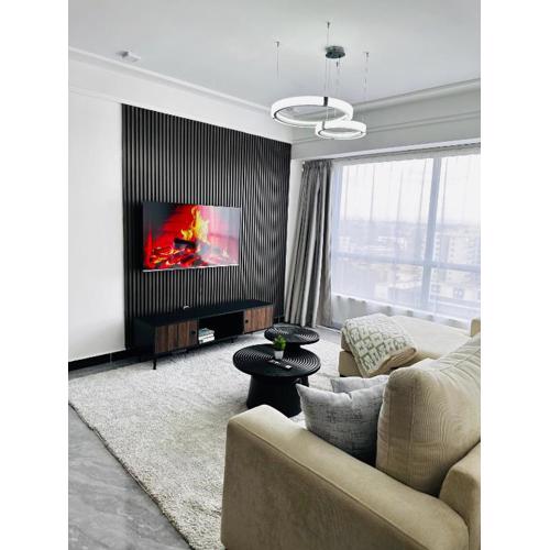 Alto Suites 14th Floor 2B with Pool, Gym and King Bed in Lavington