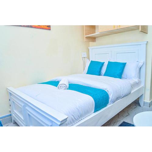 Alys Haven Furnished Studio Apartment South B, Sana Sana