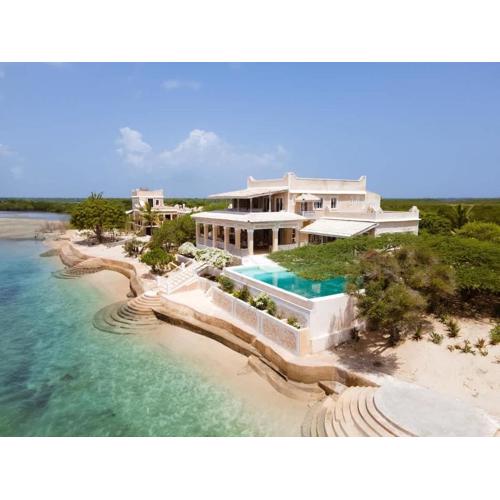 Amani House 5 bedrooms sleeps 10