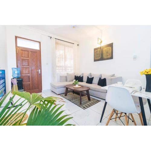 Amani Hse 2 bedroom Near Beach, Mombasa Casey apartment