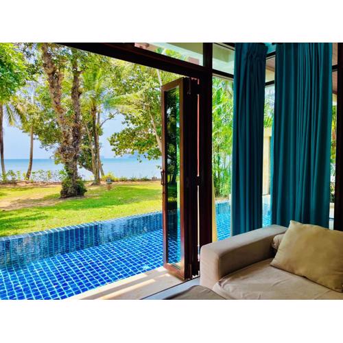 Amatapura Beachfront Villa 14, SHA Certified